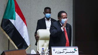 "دخلنا نفقاً مجهولاً" سياسيون يعلقون على استقالة حمدوك