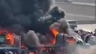 حادث مروع في مصر .. اشتعال النيران في عدة سيارات بطريق رئيسي