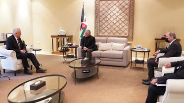 A handout picture released by the Jordanian Royal Palace shows Jordan's King Abdullah II (C), accompanied by Foreign Minister Ayman Safadi (R), meeting with Israeli Defence Minister Benny Gantz (L) in the capital Amman on January 5, 2021. (Photo by Yousef ALLAN / Jordanian Royal Palace / AFP) / RESTRICTED TO EDITORIAL USE - MANDATORY CREDIT AFP PHOTO / JORDANIAN ROYAL PALACE / YOUSEF ALLAN - NO MARKETING NO ADVERTISING CAMPAIGNS - DISTRIBUTED AS A SERVICE TO CLIENTS - RESTRICTED TO EDITORIAL USE - MANDATORY CREDIT AFP PHOTO / JORDANIAN ROYAL PALACE / YOUSEF ALLAN - NO MARKETING NO ADVERTISING CAMPAIGNS - DISTRIBUTED AS A SERVICE TO CLIENTS