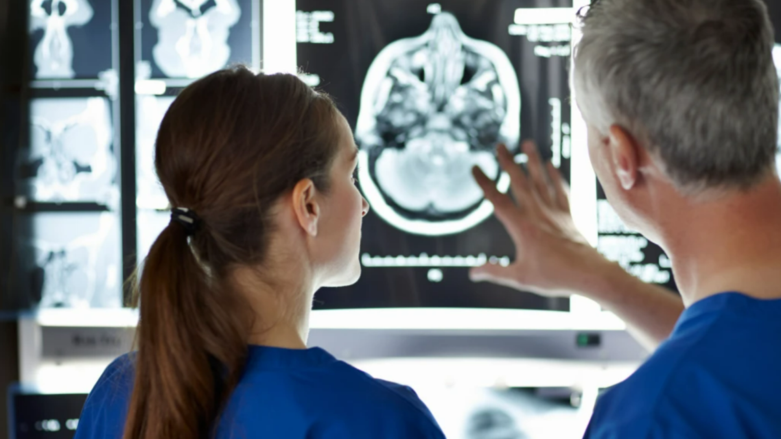 الأطباء محتارون بشأن مرض الدماغ الغامض الذي شوهد في المرضى في كندا (Alamy)