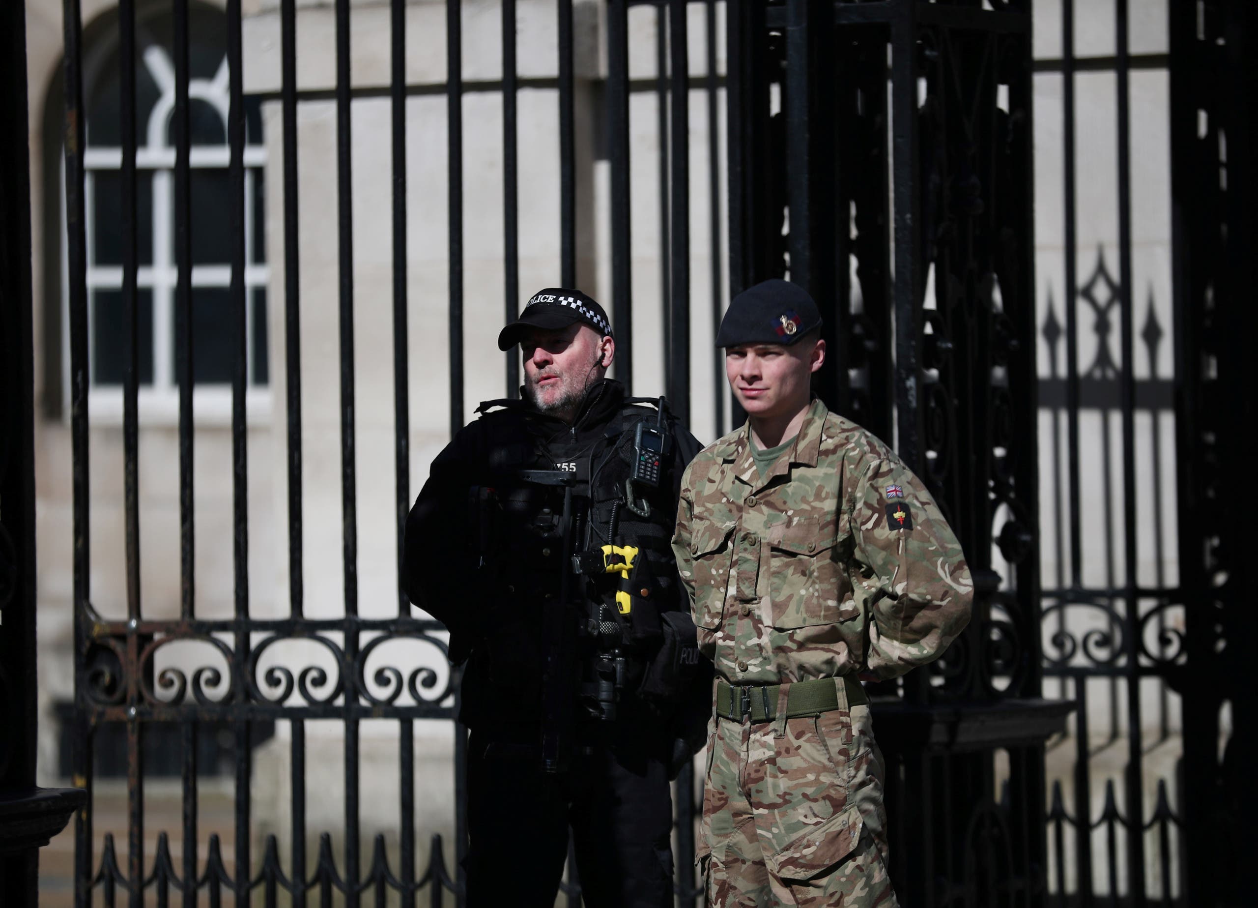 قوات عسكرية تنتشر في لندن (رويترز)