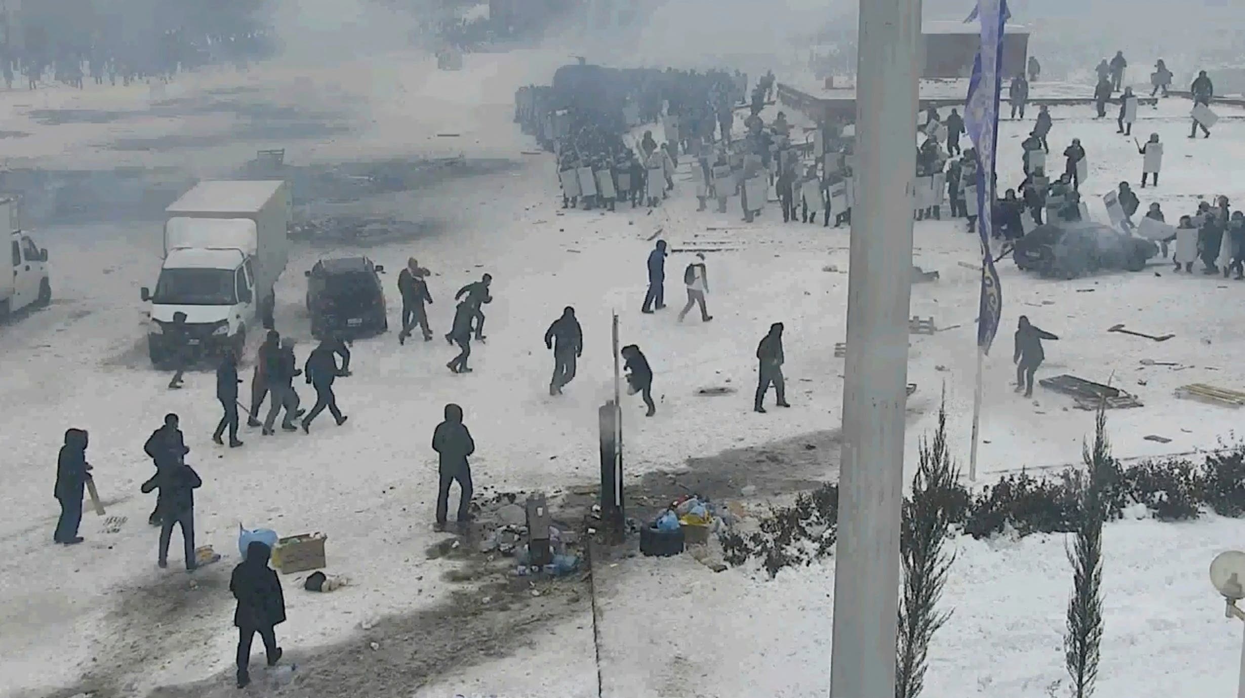 اشتباكات بين محتجين والشرطة في الريف الكازاخستاني في 5 يناير