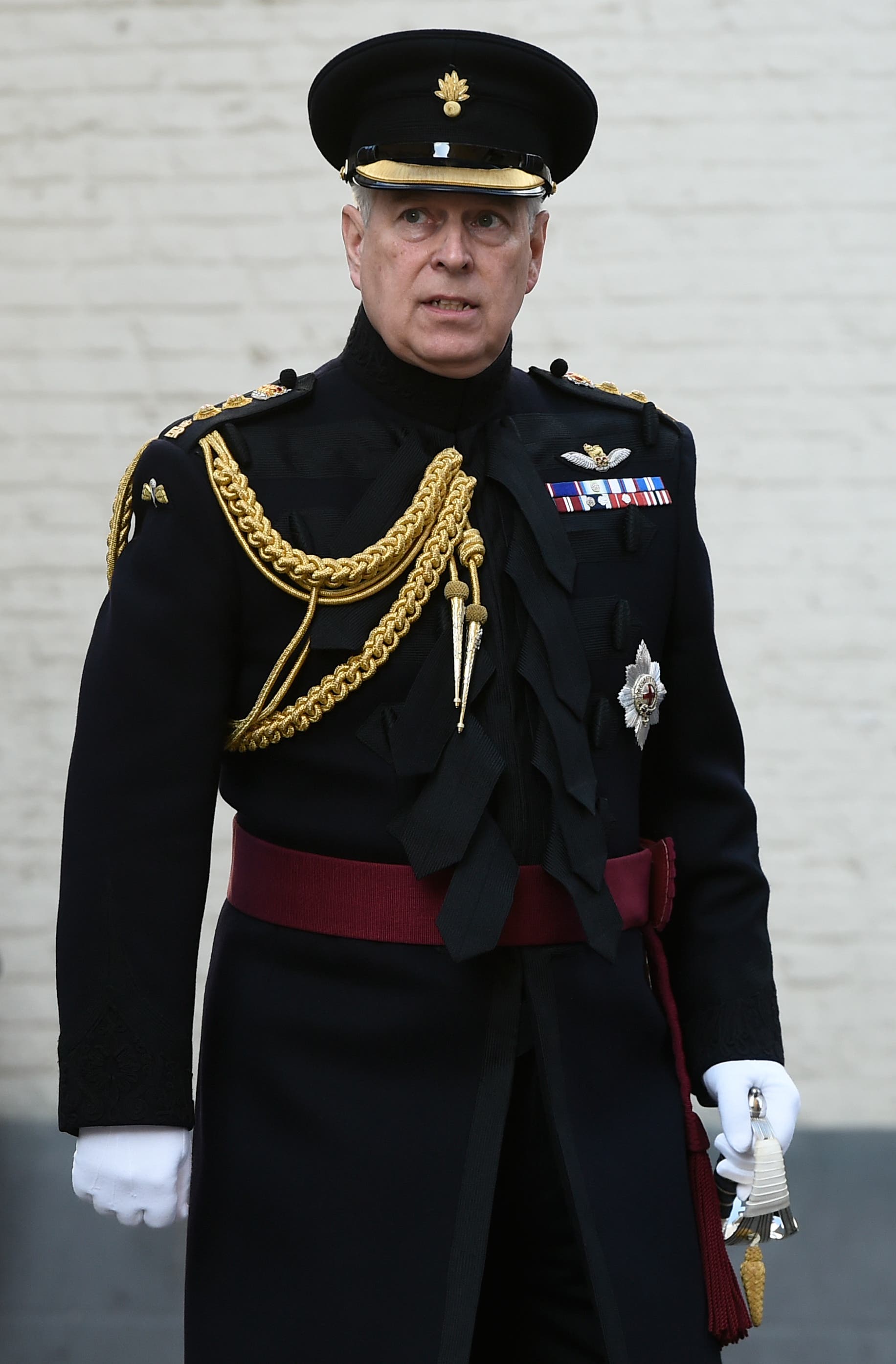 الأمير أندرو بلباسه العسكري خلال مناسبة في 2019