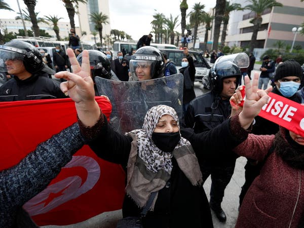 الأمن التونسي يمنع تظاهرة للنهضة ويشدد إجراءاته في العاصمة