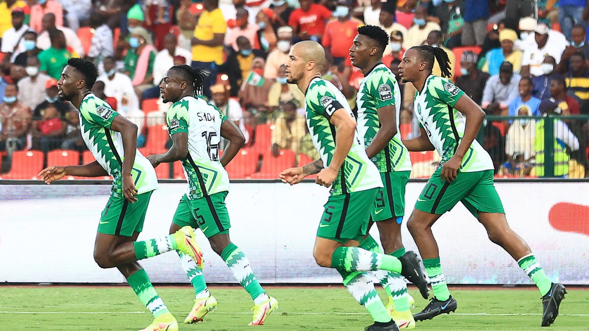 نيجيريا تبلغ دور الستة عشر بعد الفوز 3-1 على السودان