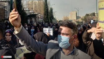 نار على المحتجين.. غضب الإيرانيين بسبب الأسعار مستمر
