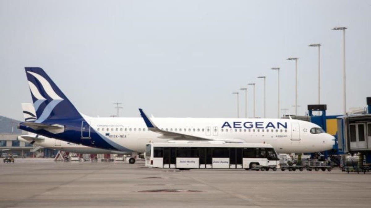 أكبر شركة طيران يونانية تعلق رحلاتها إلى لبنان وتفتح تحقيقا