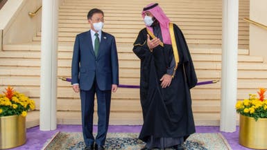 رئيس كوريا الجنوبية يزور السعودية.. وولي العهد يستقبله بالمطار