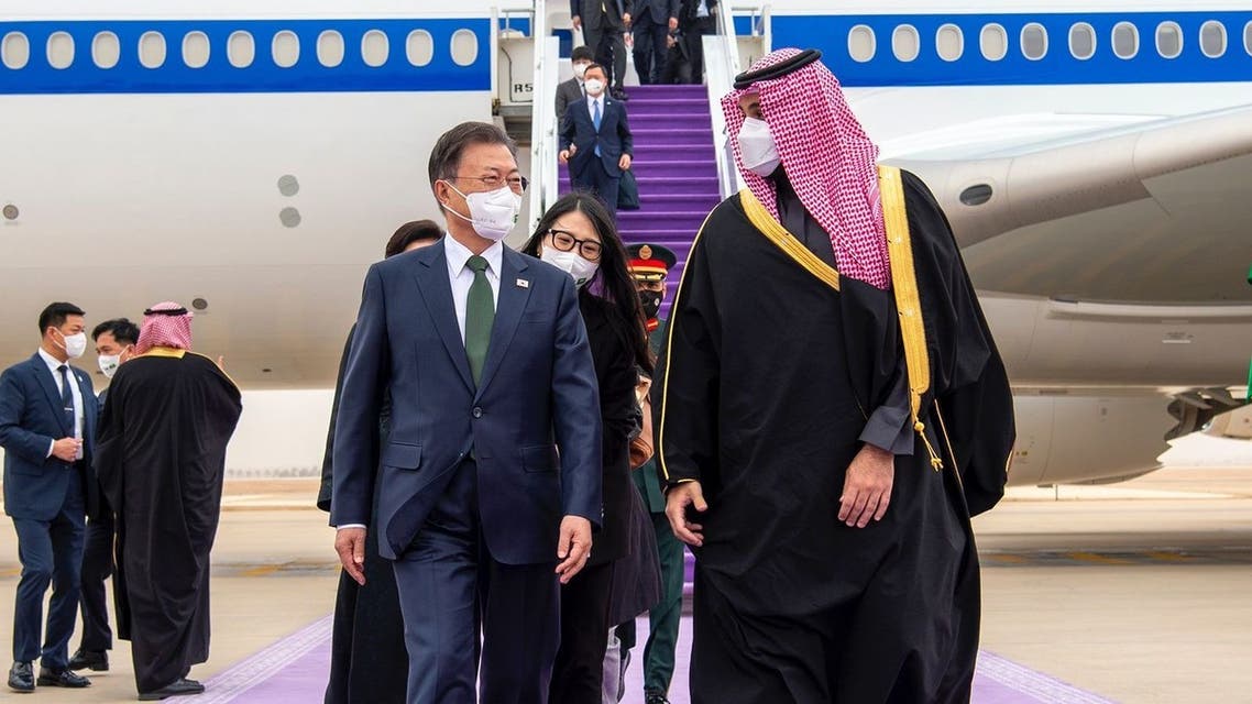 Saudi Arabia's Crown Prince Mohammed bin Salman receives South Korean President Moon Jae-in in Riyadh. (SPA)