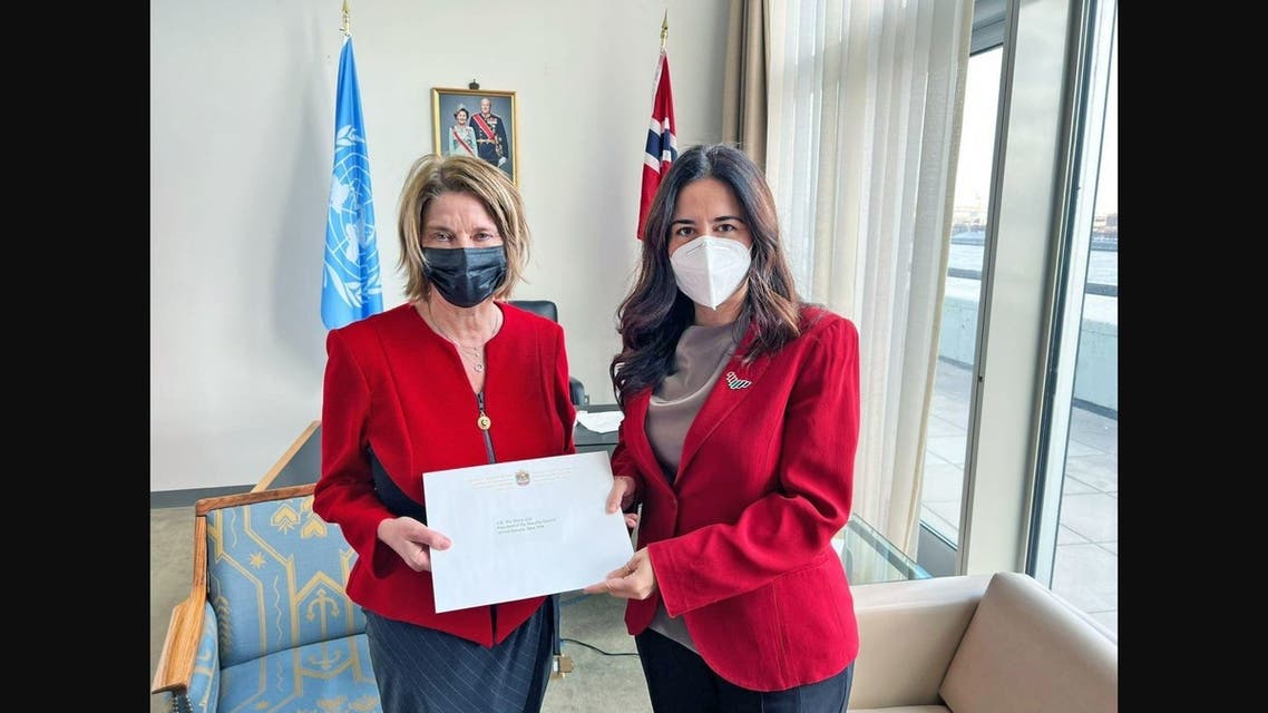 Lana Nusseibeh (R), Permanent Representative of the UAE to the UN. (Twitter/UAEMissionToUN) 