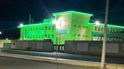 مدارس السعودية تتوشح بالأخضر ابتهاجاً بعودة الدراسة الحضورية
