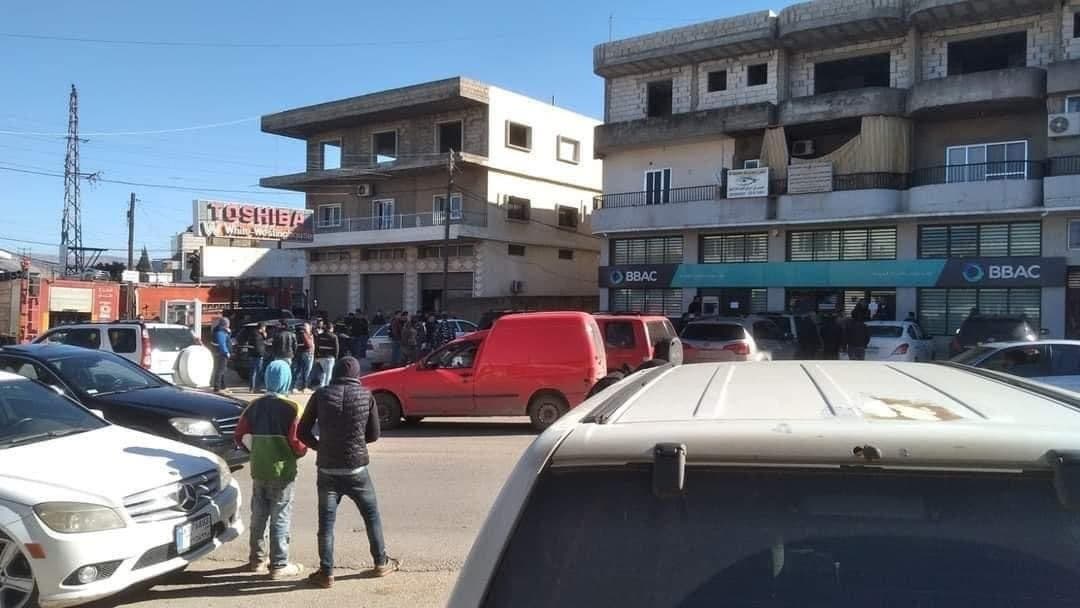 المصرف لحظة اقتحام عبدالله له