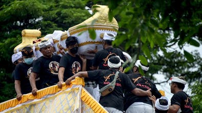 Bali bids king goodbye in grand cremation ceremony
