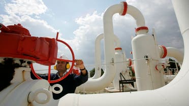 A file photo shows a worker checks the valve gears in a natural gas control centre of the Turkey's Petroleum and Pipeline Corporation, 35 km (22 miles) west of Ankara, May 18, 2007. (Reuters)
