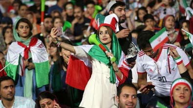 درخواست رئیس مجمع جامعه مدرسین از رئیسی: مانع ورود زنان به ورزشگاه‌ها شوید