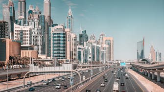 نمو القطاع الخاص غير النفطي في الإمارات عند أدنى مستوى بـ12 شهراً