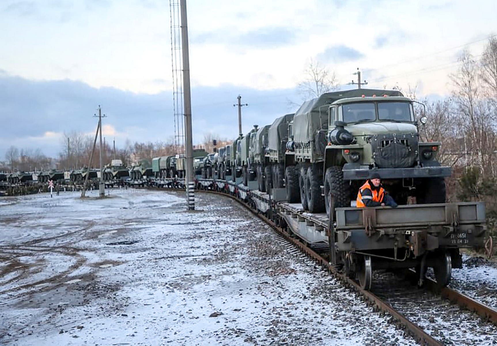 معدات عسكرية روسية تصل إلى بيلاروسيا - فرانس برس