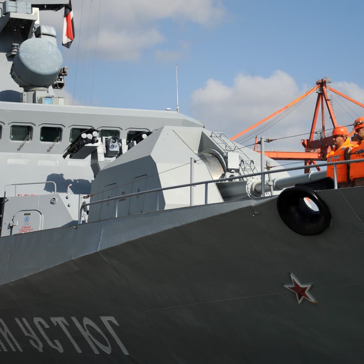 بريطانيا تحظر دخول السفن الروسية إلى موانئها