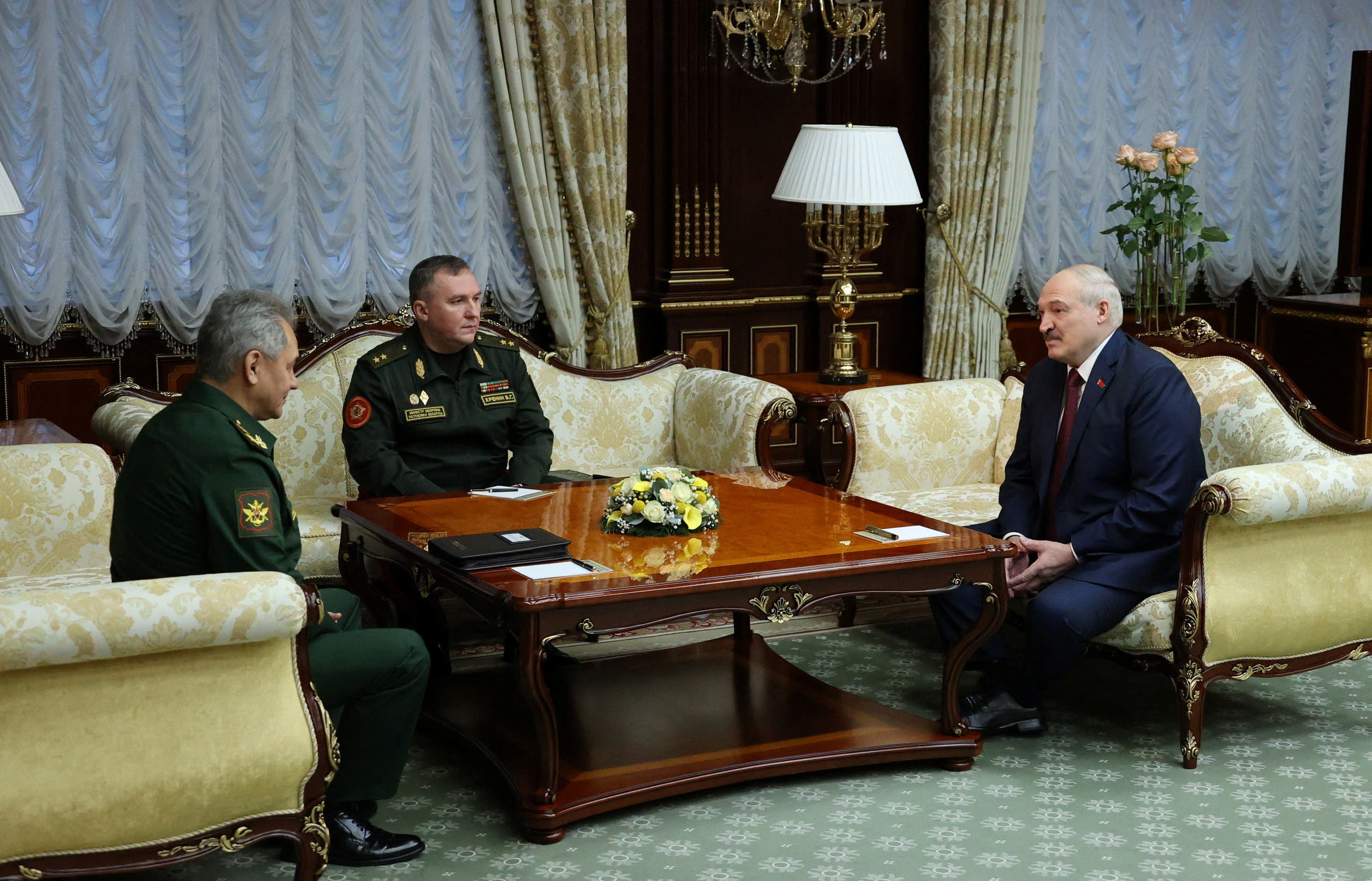 لوكاشنكو يستقبل وزير الدفاع الروسي سيرغي شويغو في مينسك مطلع فبراير الحالي