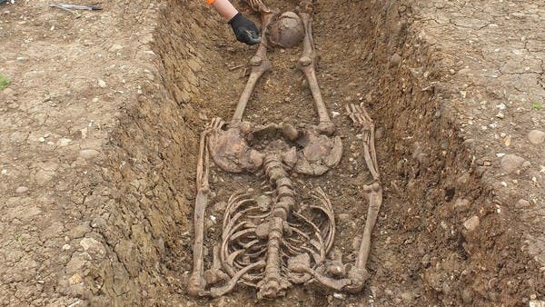 UK: 40 Beheaded Roman Skeletons With Skulls Placed Between Legs Found
