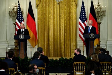 US President Joe Biden (R) and German Chancellor Olaf Scholz at the White House, Feb. 7, 2022. (AFP)