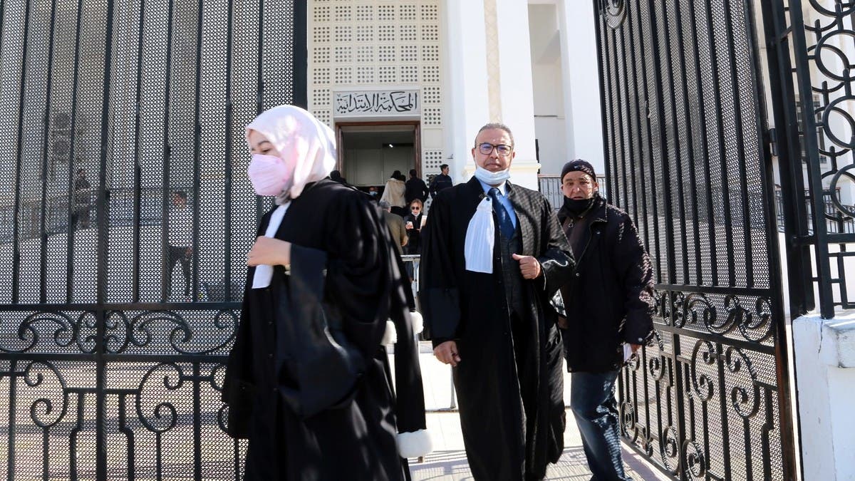 رداً على قرارات سعيّد.. قضاة تونس يلوحون بتمديد إضرابهم