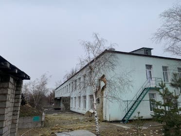 قصف روسي على مدرسة في أوكرانيا (رويترز)