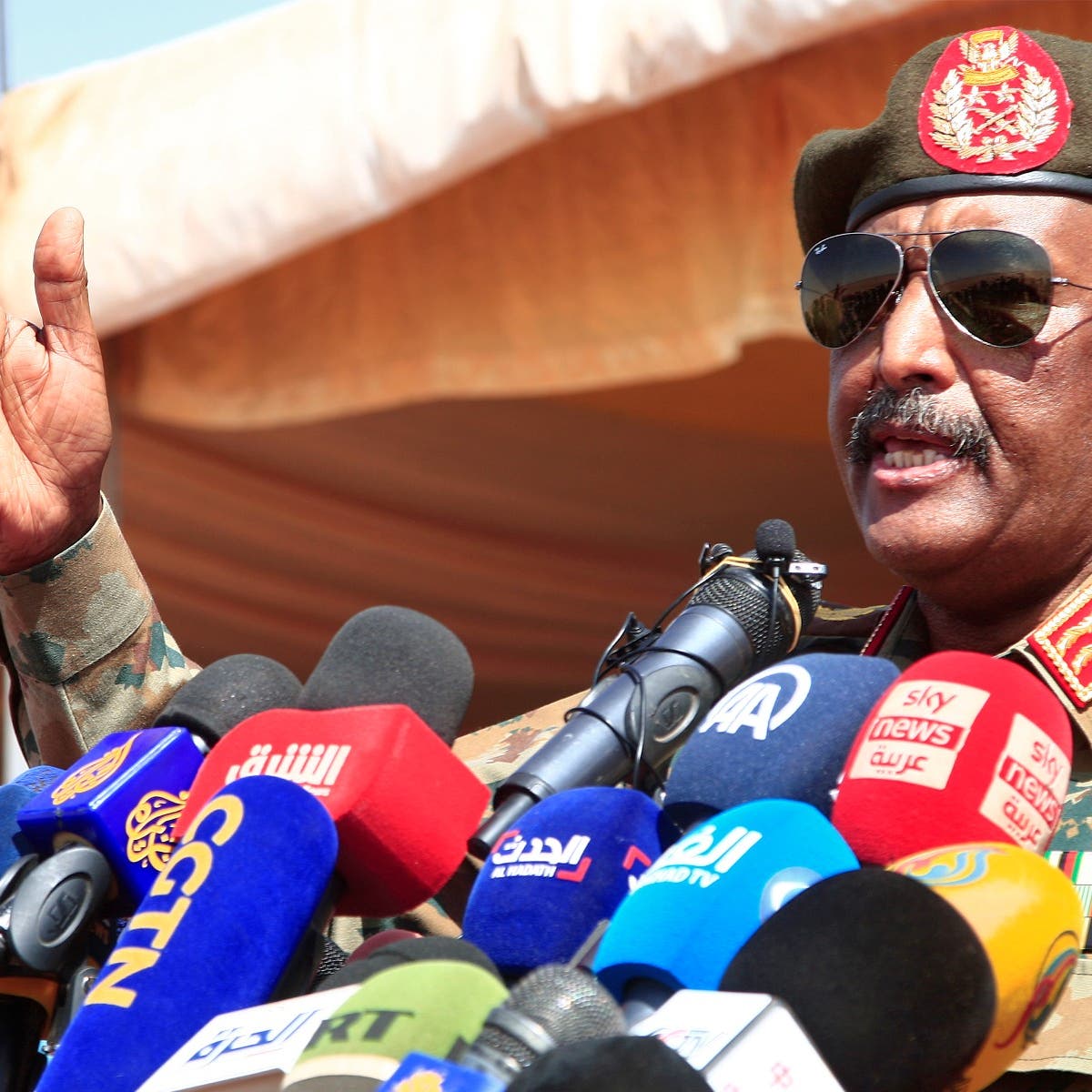 البرهان يحذر: حملات تشويه تطال قوات الأمن في السودان