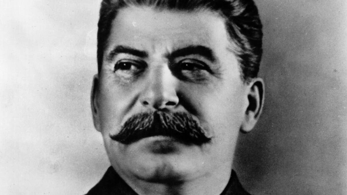 حين أعدم ستالين “نابليون الأحمر” أهم عسكري لدى السوفيت