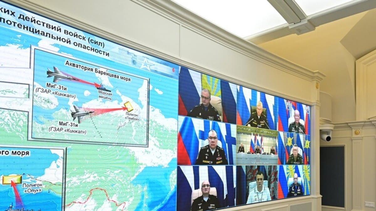 فيديو.. بوتين يشرف بنفسه على تدريبات نووية