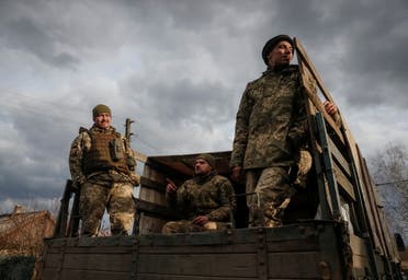 الجيش الأوكراني قرب خط التماس مع الانفصاليين في دونيتسك