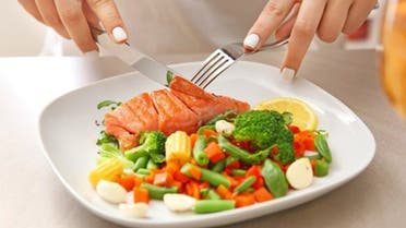 plate-of-salmon-with-veggies