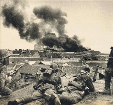 جانب من الجنود اليابانيين أثناء تقدمهم بالصين
