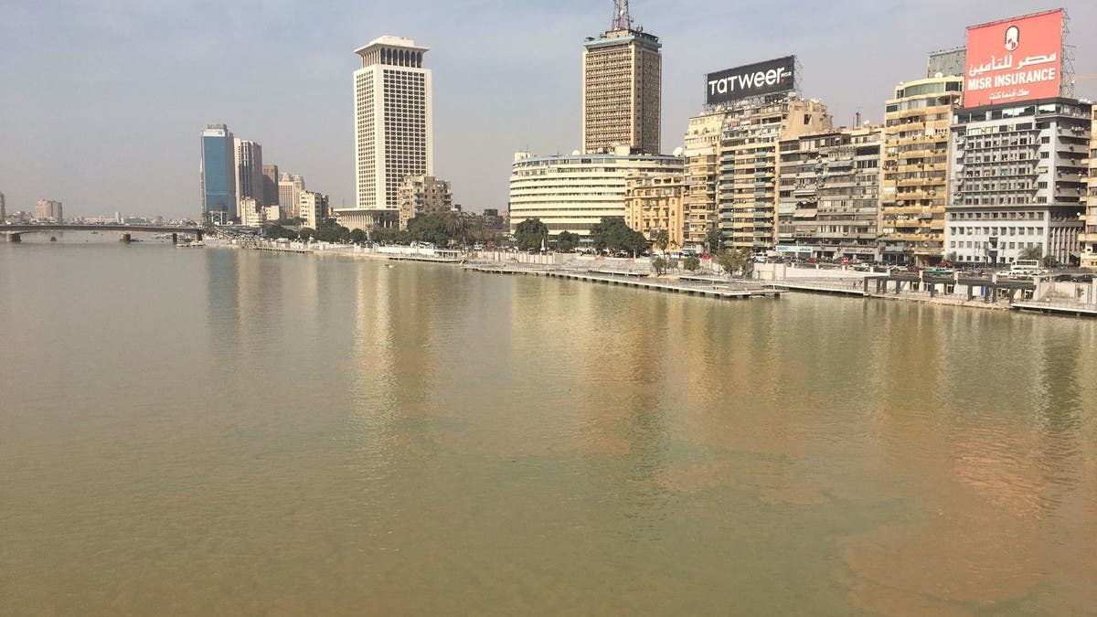 تغير مفاجئ في لون مياه النيل يثير الذعر في مصر