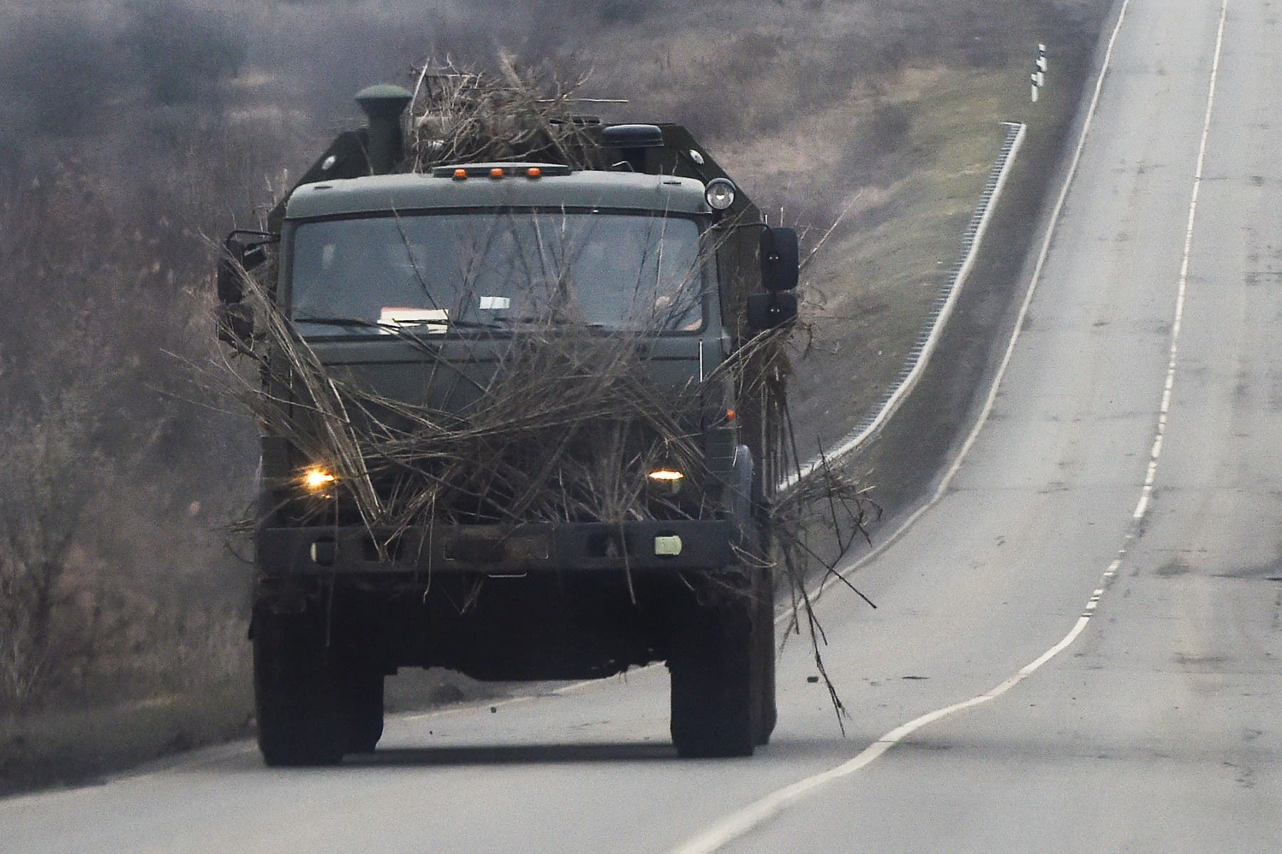 شاحنة عسكرية روسية على حدود منطقة دونيتسك - فرانس برس