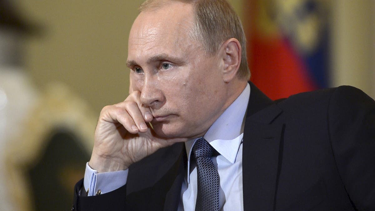 واشنطن تفرض عقوبات على بوتين ولافروف وتحذّر من استهداف زيلنسكي