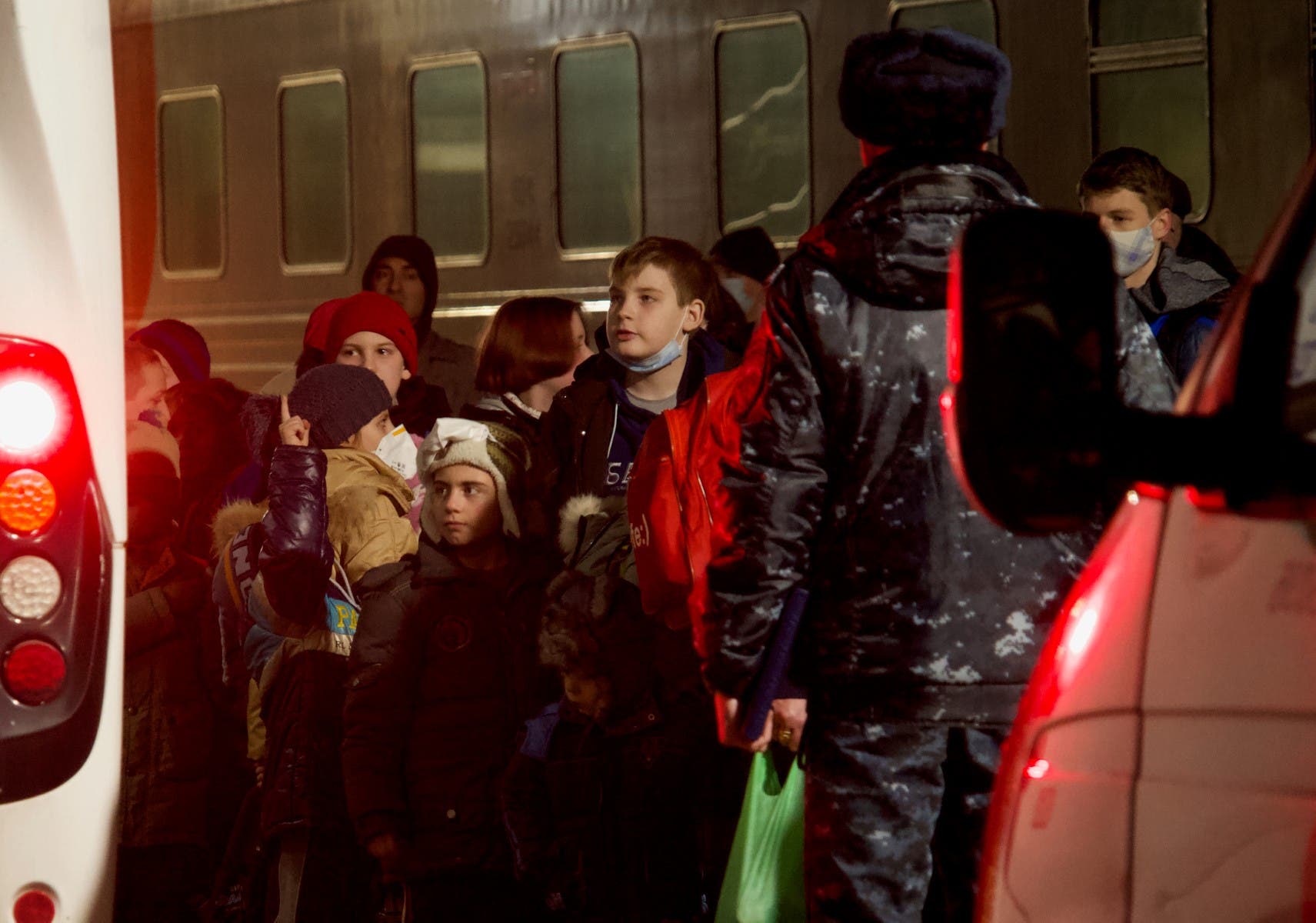 عائلات تم اجلاؤهم من دونيتسك في شرق أوكرانيا إلى روسيا - 22 فبراير 2021 فرانس برس
