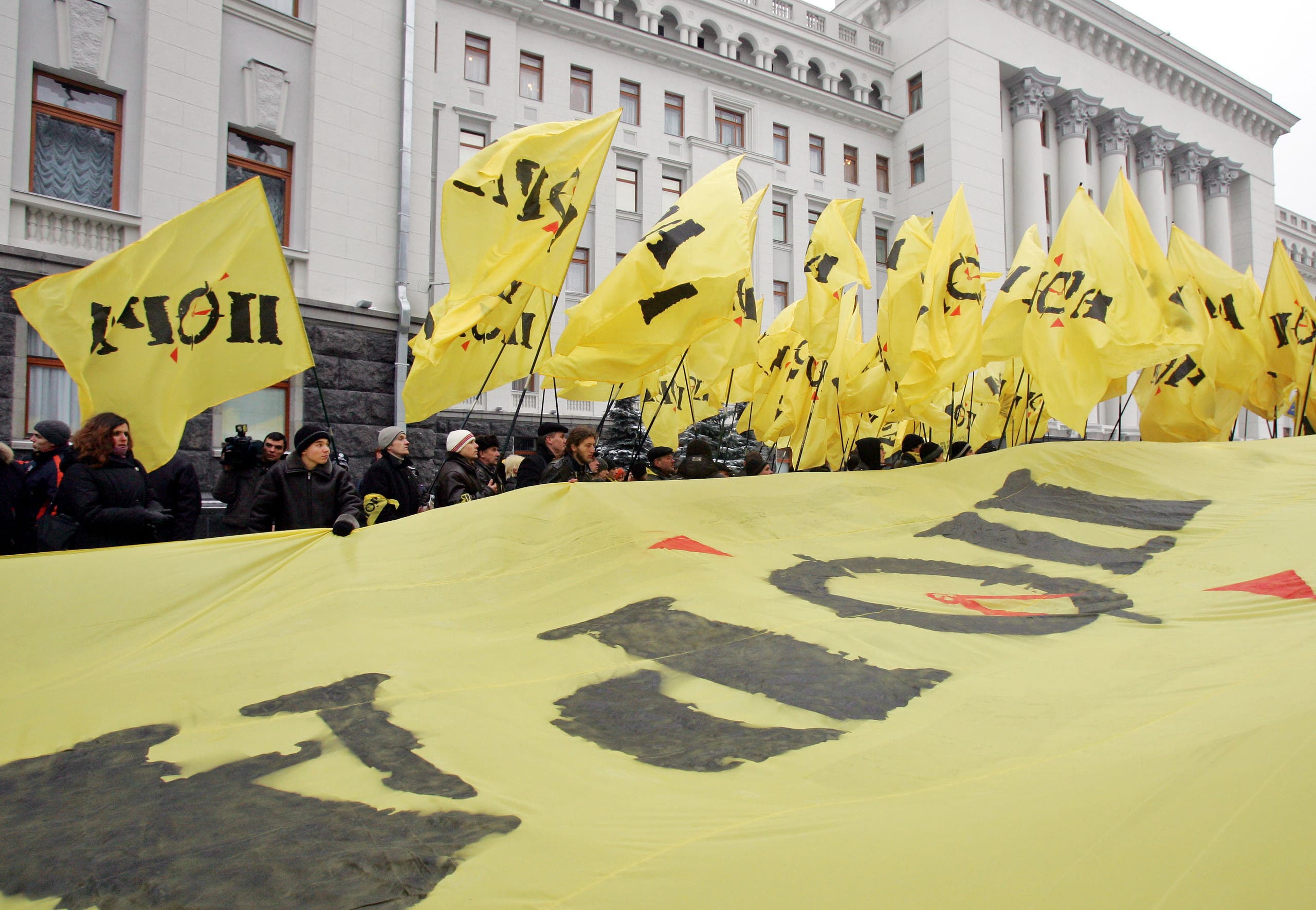 الثورة البرتقالية في أوكرانيا 2004 - 2005 (رويترز)