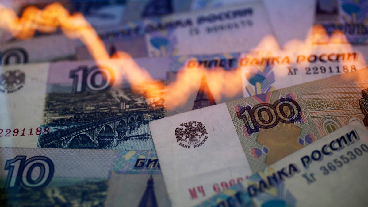 الروبل الروسي عند أدنى مستوى في تاريخه أمام الدولار