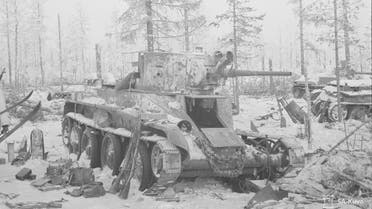 دبابة سوفيتية دمرت بقنبلة مولوتوف