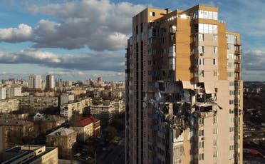 مبنى تضرر في كييف من الهجوم الروسي - 26 فبراير 2022 - فرانس برس