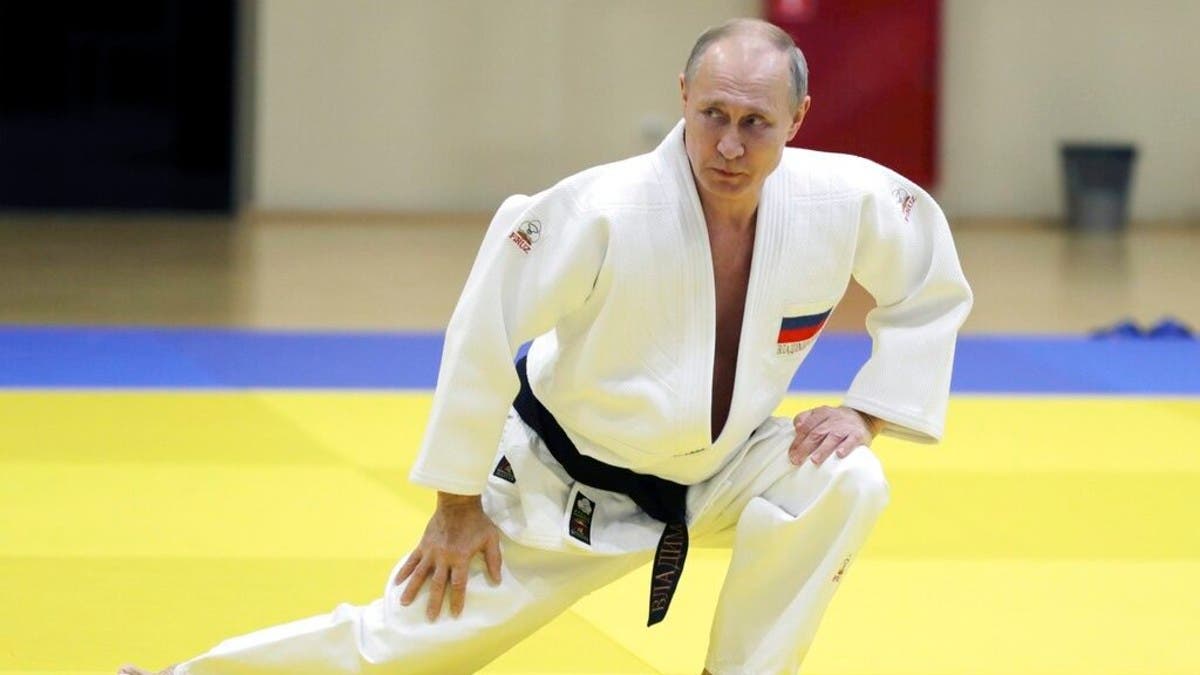 الصراع يتسلل للرياضة.. اتحاد الجودو يعلّق رئاسة بوتين