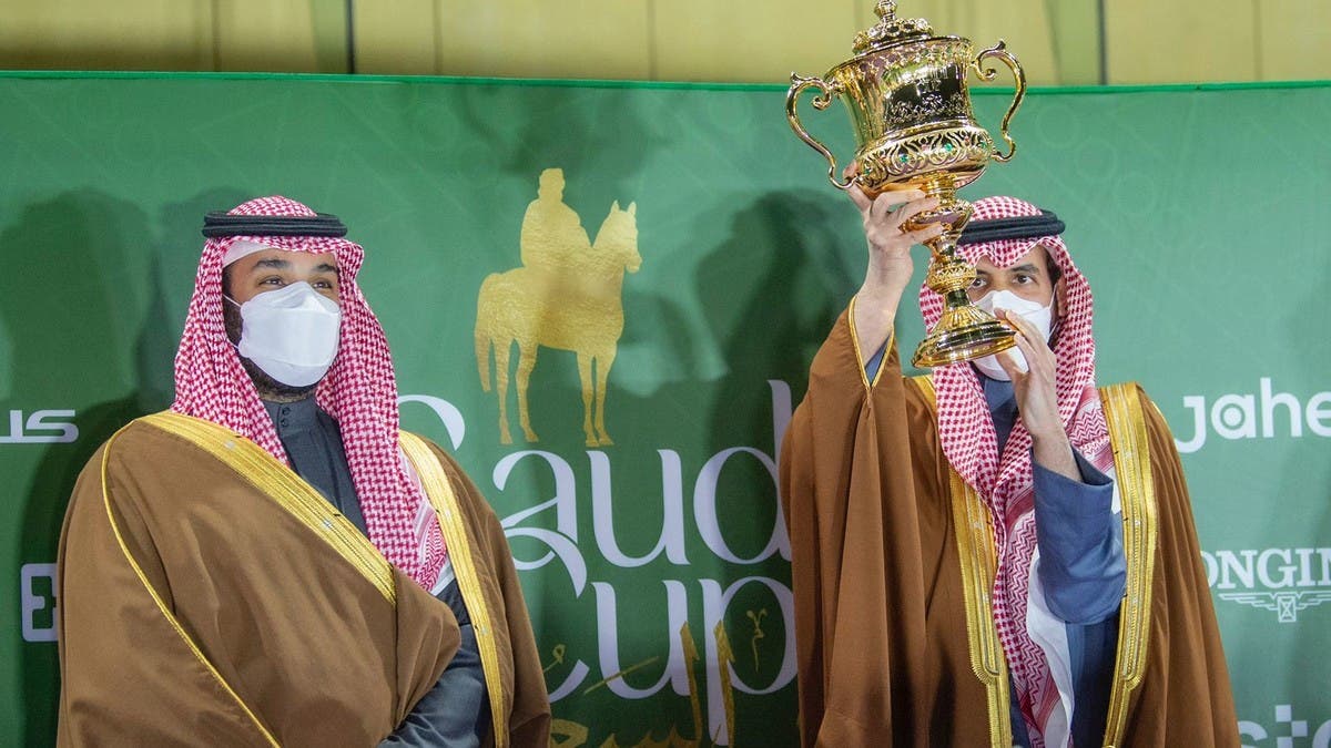 الأمير محمد بن سلمان يتوج مالك “إمبلم رود” بكأس السعودية