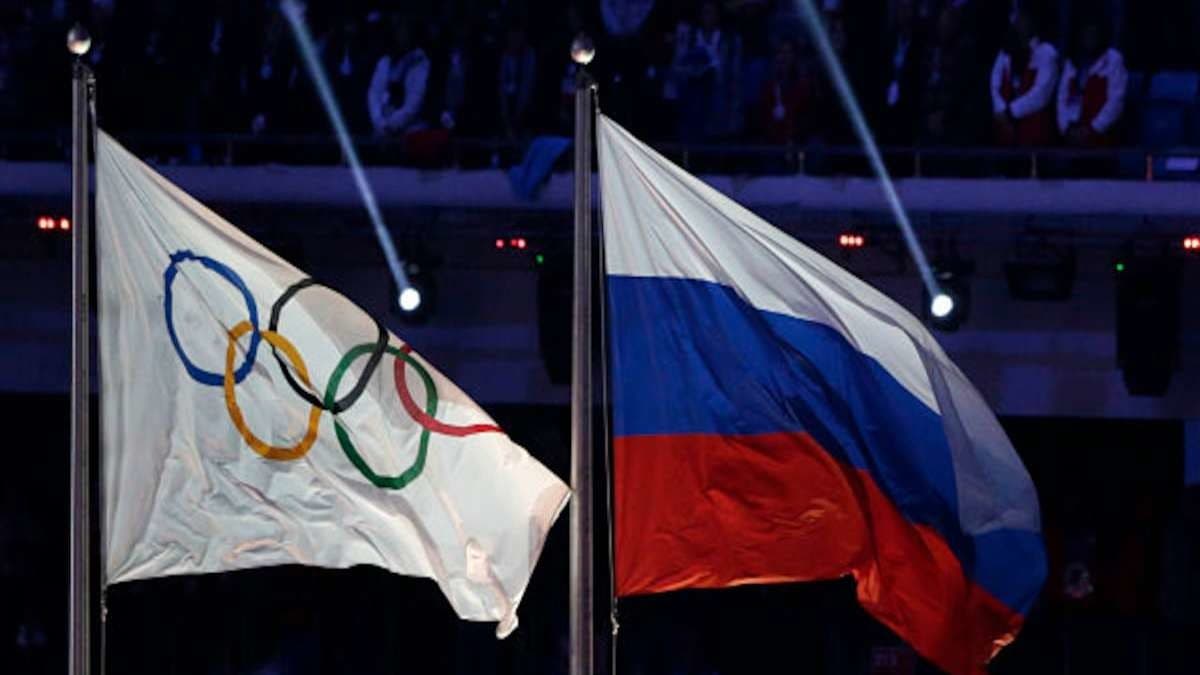 “الأولمبية الدولية” توصي بعدم دعوة الرياضيين الروس والبيلاروس