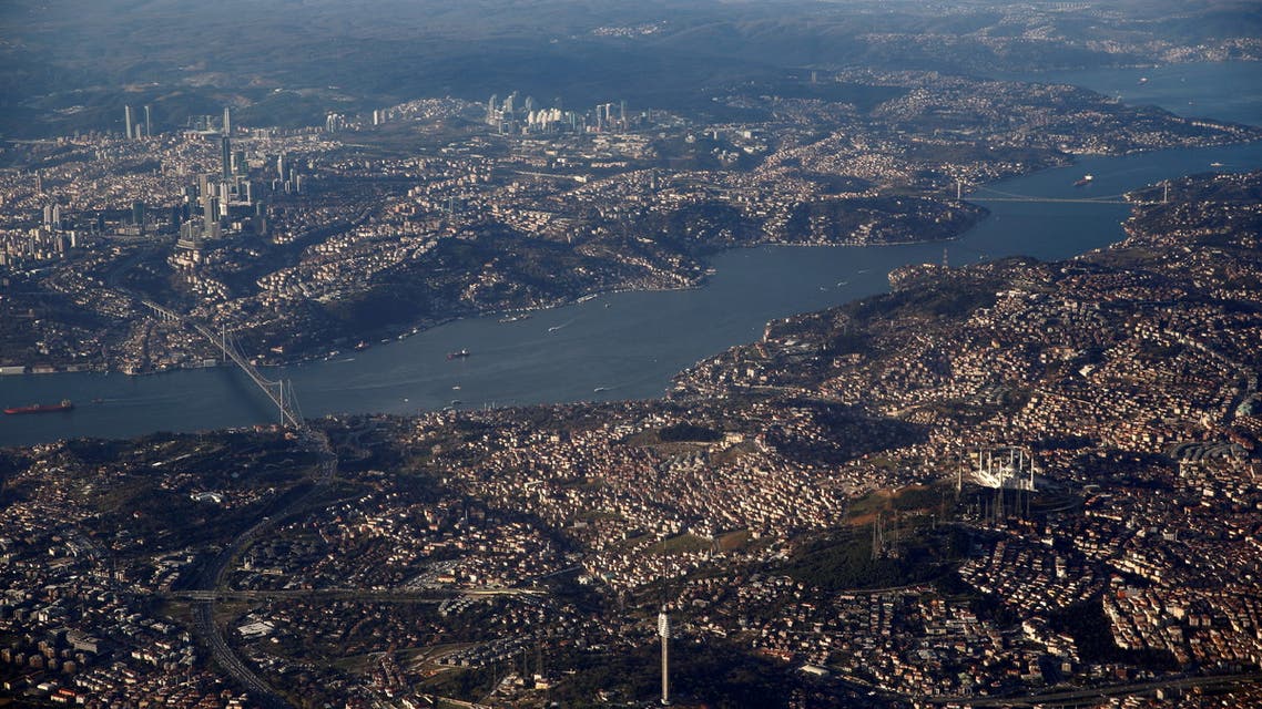 The Bosphorus strait is pictured through the window of a passenger aircraft over Istanbul, Turkey February 1, 2019. (File photo: Reuters)