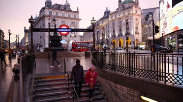 People enter Piccadilly Circus underground station, amid the coronavirus disease (COVID-19) outbreak, in central London, Britain, January 6, 2022. (File photo: Reuters)