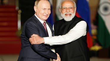 Russia's President Vladimir Putin shakes hands with India's Prime Minister Narendra Modi ahead of their meeting at Hyderabad House in New Delhi, India, December 6, 2021. (File photo: Reuters)