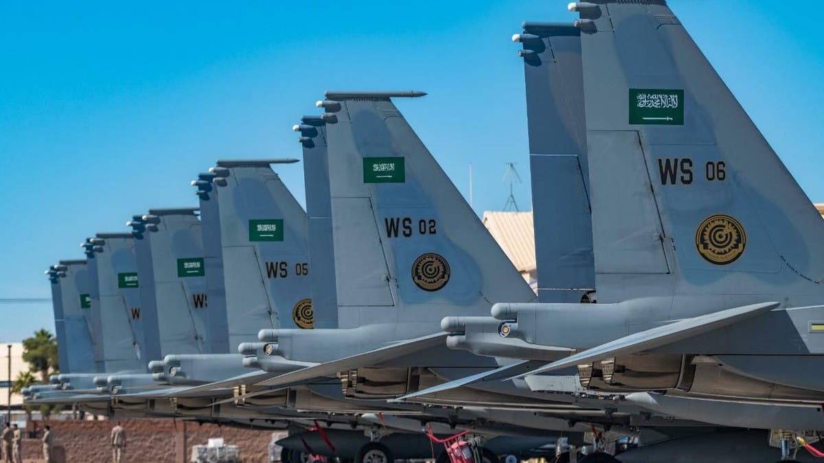 6 مقاتلات سعودية تصل إلى قاعدة نلس الأميركية للمشاركة في تدريب “العلم الأحمر” 