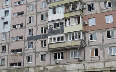 مبنى سكني مدمر من القصف الروسي في ماريوبول الأوكرانية - رويترز