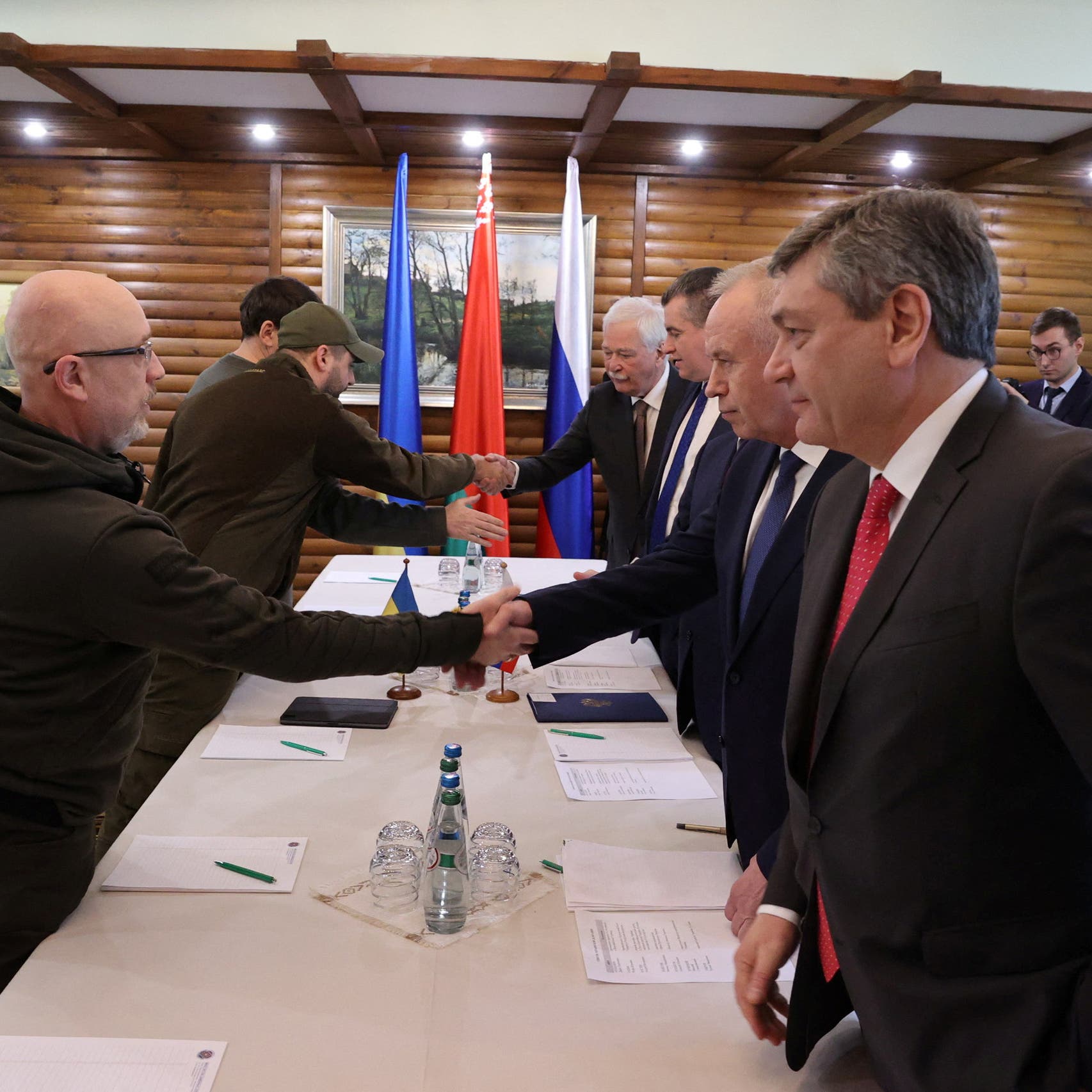 كييف: اتفقنا مع الروس على إقامة ممرات آمنة للمدنيين